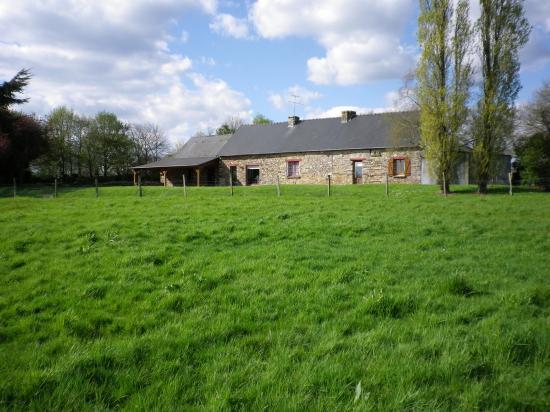 Façade sud du gîte