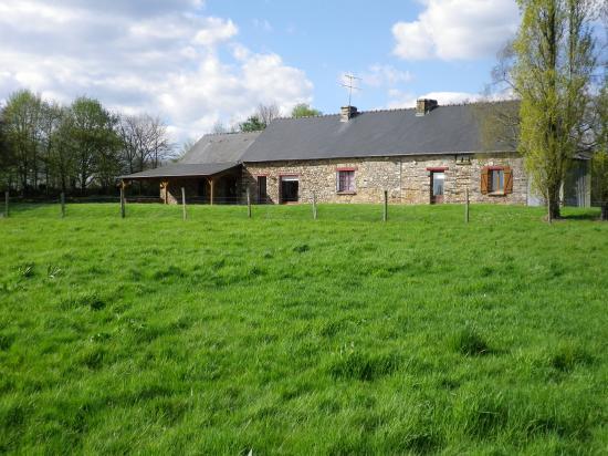 Façade sud du gîte
