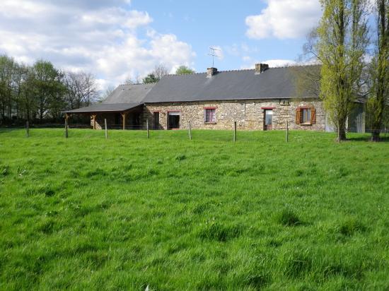 Façade sud du gîte