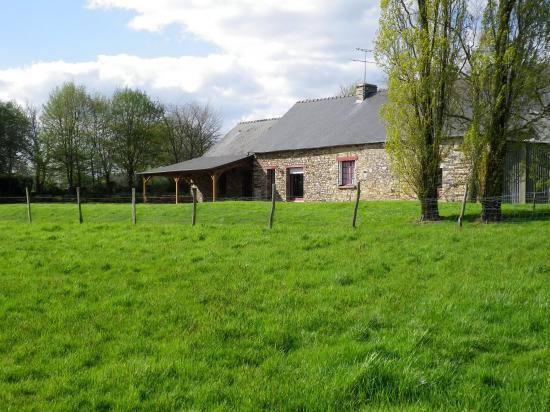 Façade sud du gîte