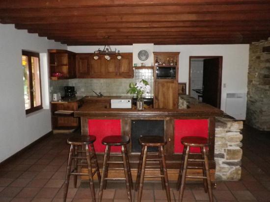 Salle et cuisine